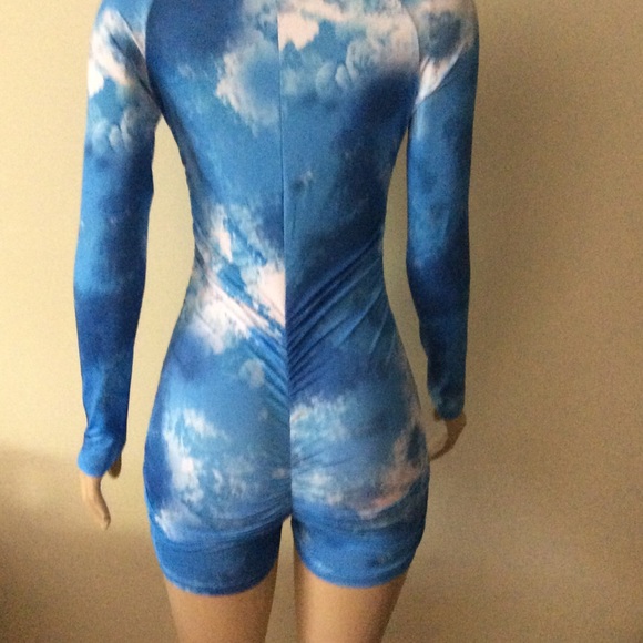 Fitted romper. - Picture 3 of 6